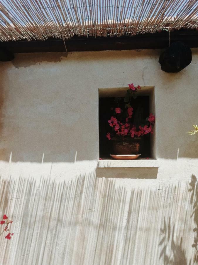La Petrusa Vernole Luaran gambar